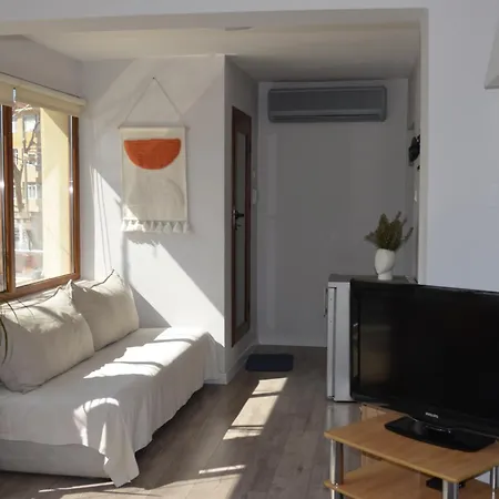 Green Terrace Studio Top Center