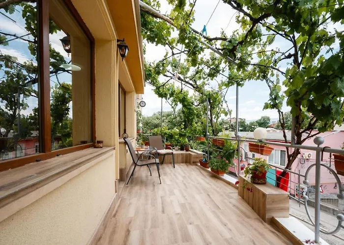 Green Terrace Studio Top Center *